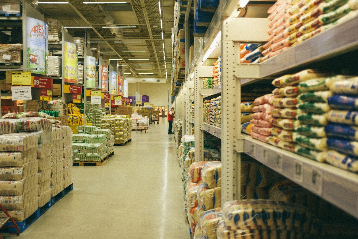 Corridoio di un magazzino alimentare